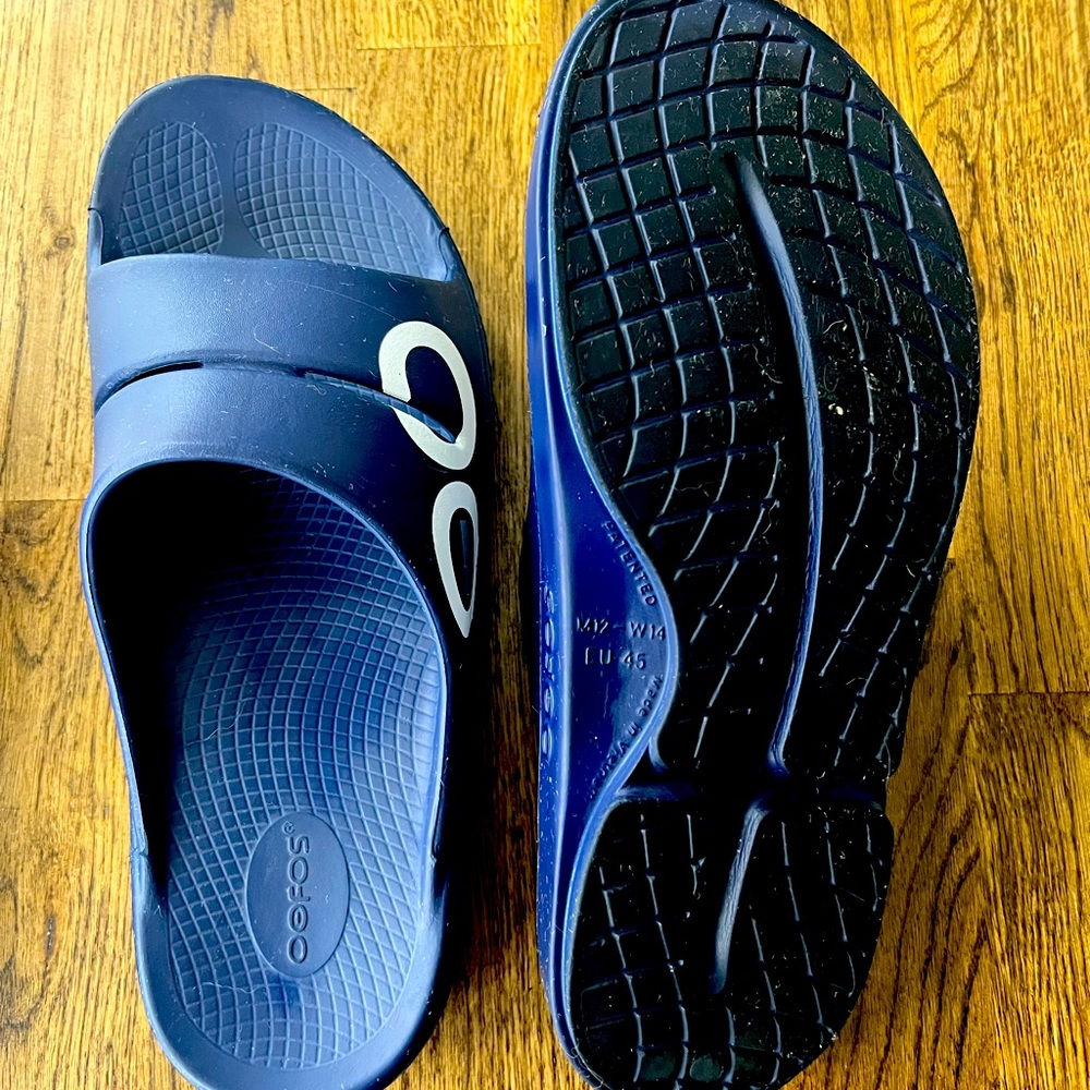 Men’s slide on blue sandals - lightly used